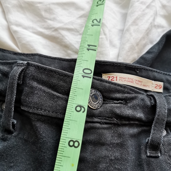 Levi's 721 High Rise Skinny Black Denim - Picture 8 of 8